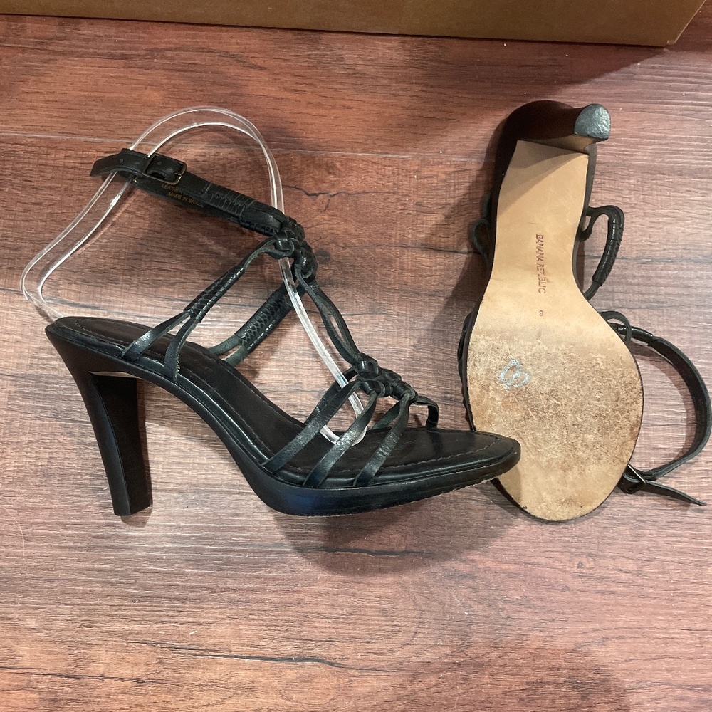 1 WEEK FINAL Last chance BANANA REPUBLIC Black Leather Ankle Strap